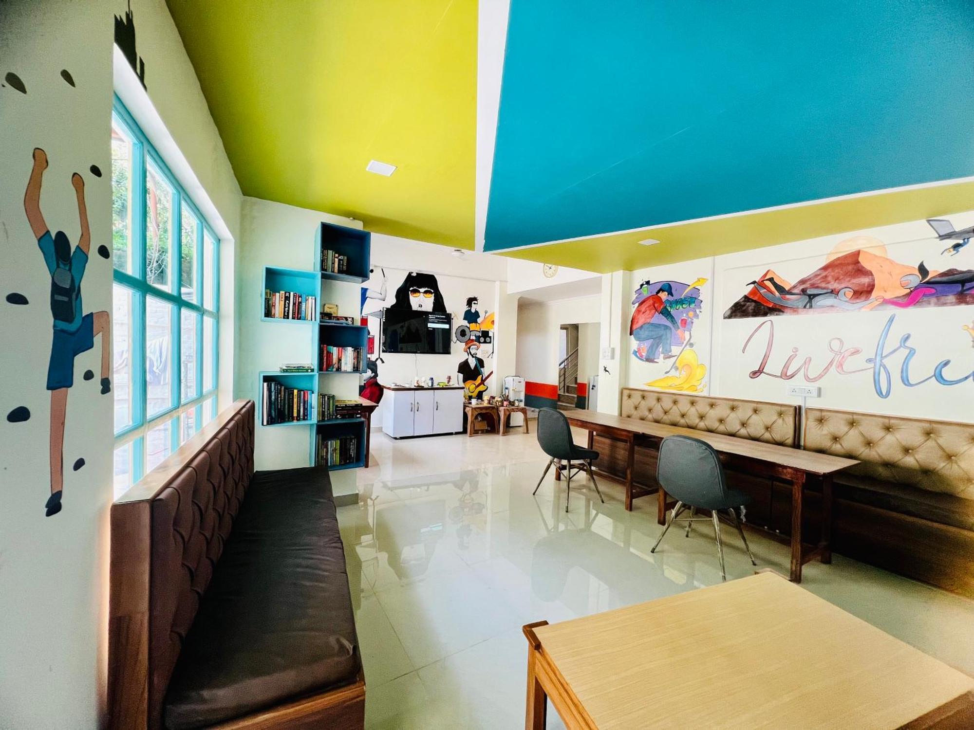 Live Free Hostel, Mcleodganj Маклеод-Гандж Екстер'єр фото